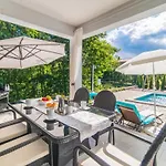 Villa Sofia By Kompas Santalezi