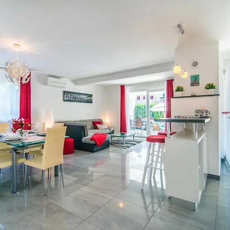 Villa Sofia By Kompas Santalezi