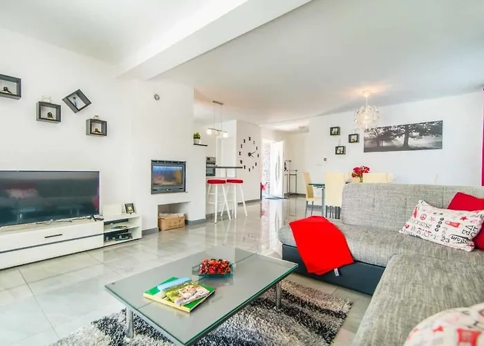 Sofia By Kompas Vila